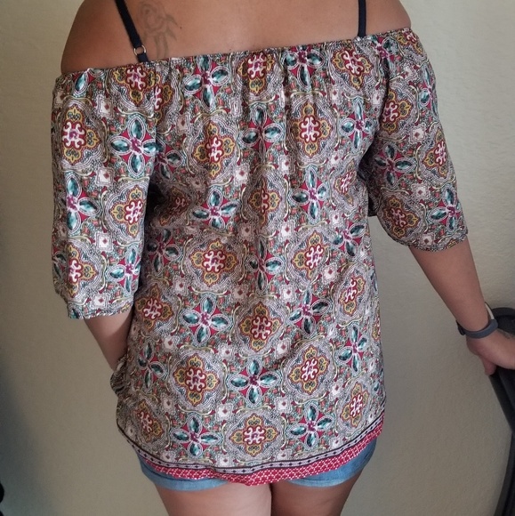 Batique Off The Shoulder Blouse - Picture 2 of 3
